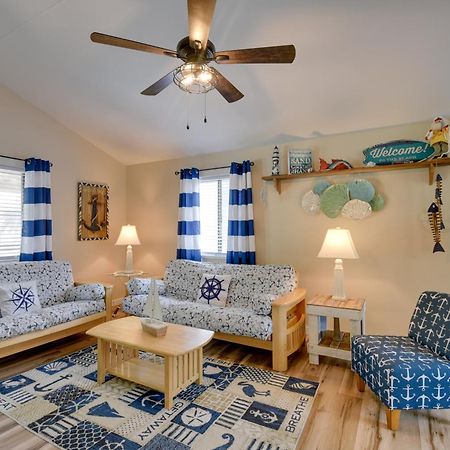 Ocean Isle Apartment With Balcony, 1 Mi To Beach! Оушън Айл Бийч Екстериор снимка